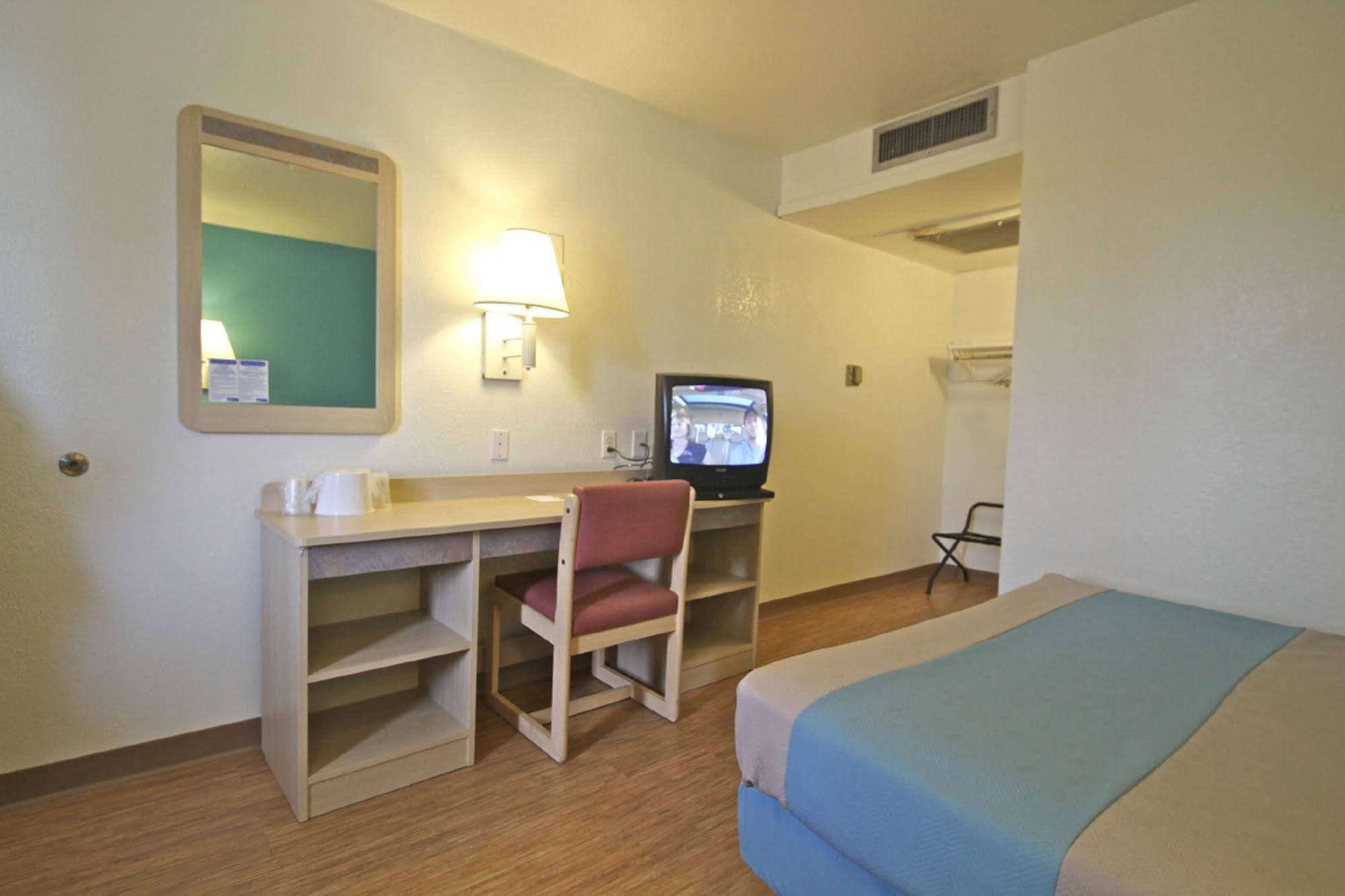Motel 6-Sandston, Va - Richmond, Va Eksteriør bilde